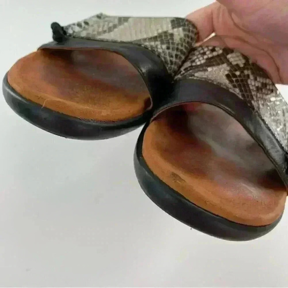 Gentle Souls by Kenneth Cole sandals 8.5 Golum black cream leather snakeskin - Picture 13 of 14